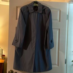 Vintage London Fog Raincoat. Detachable hood. Wear with or without belt.